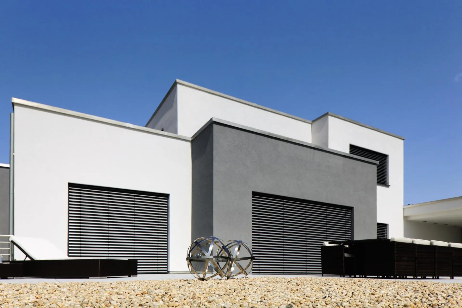 Un brise soleil orientable Griesser installé par Moyse 3D