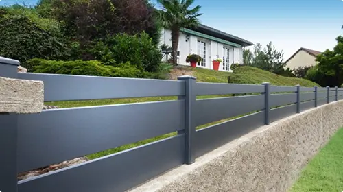 Une clôture de la marque KSM